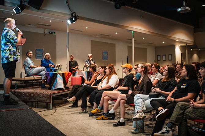 Bijeenkomst rond LHBTIQ in het Torenlaan Theater in Zeist