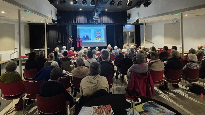 Het Alzheimer Café in het Torenlaan Theater in Zeist