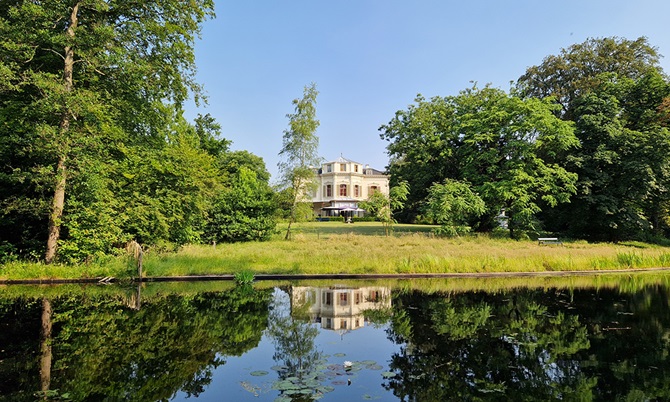 De achterzijde van landgoed Pavia in Zeist