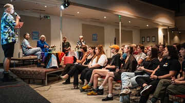 LHBTIQ+ bijeenkomst in het Torenlaan Theater in Zeist