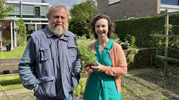 Deelnemers aan het project Tuintje Verder delen een tuin in Zeist