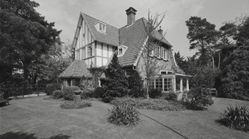 Villa Berkenhof aan de Boulevard in Zeist, waar schrijver Anne de Vries zijn boek Bartje schreef