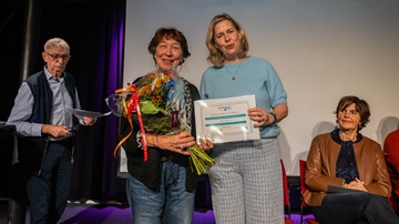 Uitreiking van de Zeister Literatuurprijs door wethouder Laura Hoogstraten