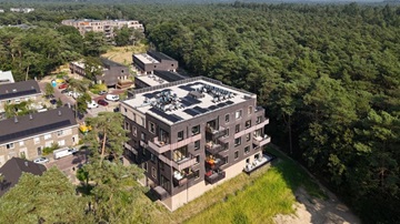 Nieuwe huurwoningen van Woongroen in Kerckebosch Zeist, gezien vanuit de lucht